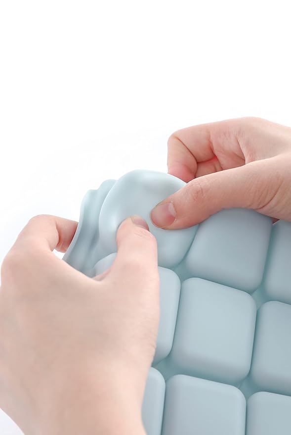 Baby Food Storage Silicone Cubes with Clip-On Lid Freezer Tray Baby Food Soups Purees Ice Safe Design Made in Korea (20cubes 0.8oz, Celadon Green Set of 2)