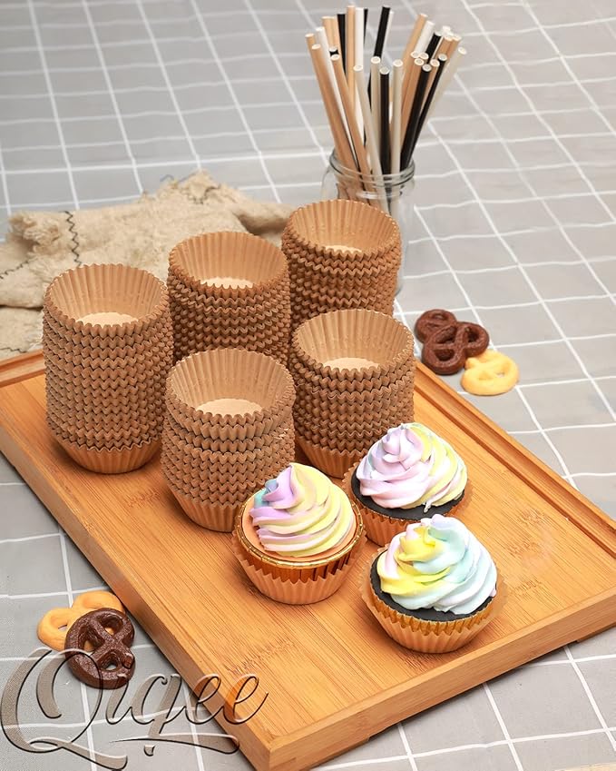 qiqee 300 Count Jumbo Cupcake Liners Natural Muffin Liners Food Grade Jumbo Size Baking Cups Paper No Smells（Large Size）